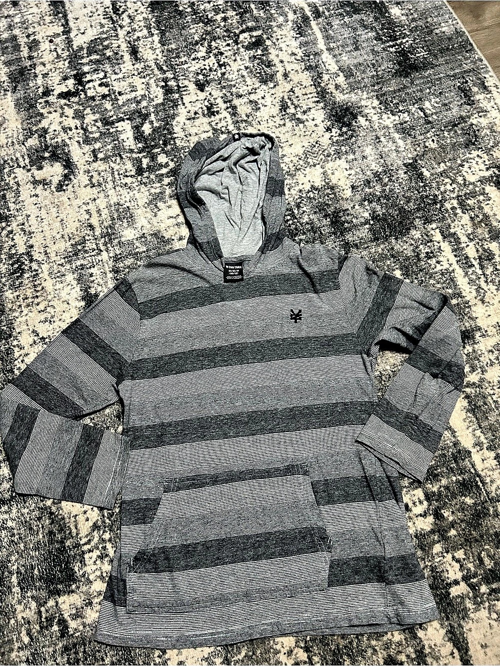 Zoo York Striped Hooded Pullover in Gray & Black Size Medium